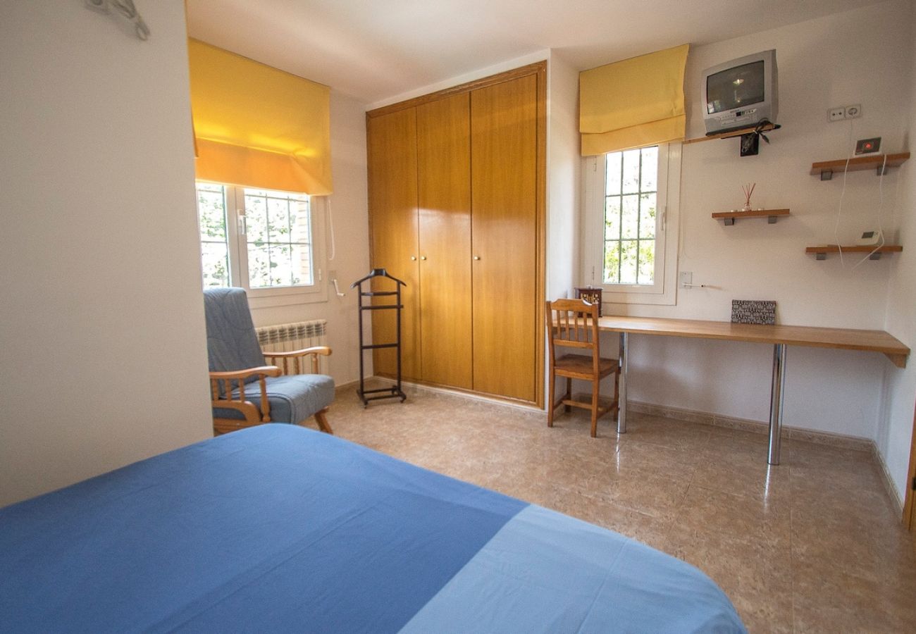 Villa in Torrelles de Llobregat - Nature & Tranquility only 25km from Barcelona 