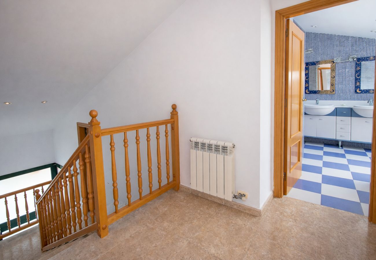 Villa in Torrelles de Llobregat - Nature & Tranquility only 25km from Barcelona 