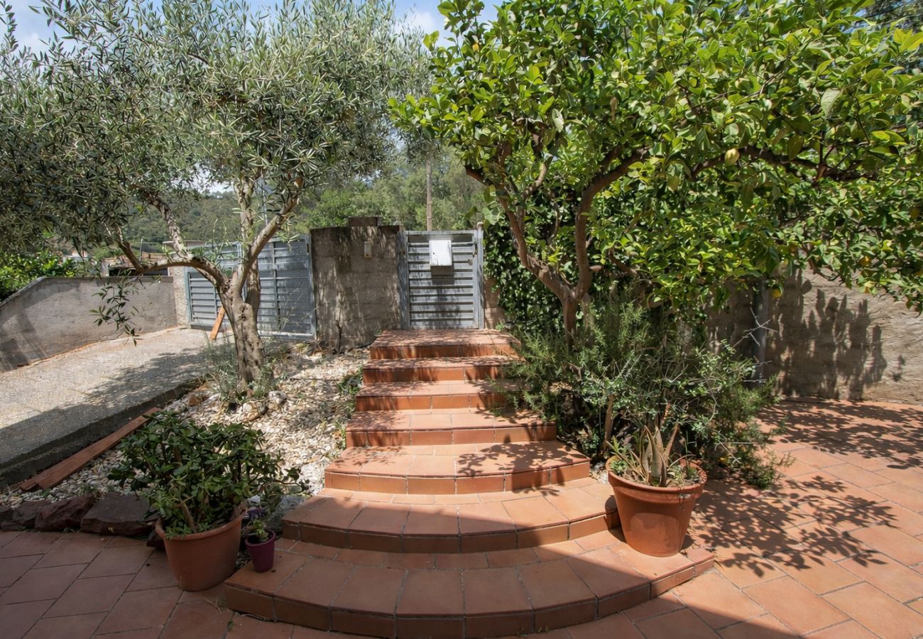Villa in Torrelles de Llobregat - Nature & Tranquility only 25km from Barcelona 