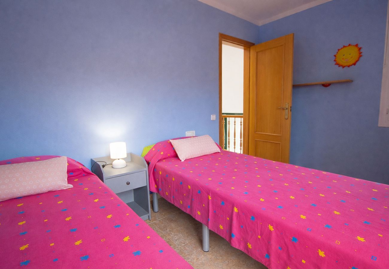 Villa in Torrelles de Llobregat - Nature & Tranquility only 25km from Barcelona 