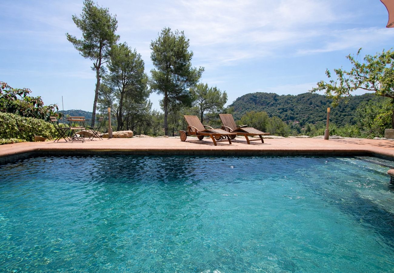 Villa in Torrelles de Llobregat - Nature & Tranquility only 25km from Barcelona 