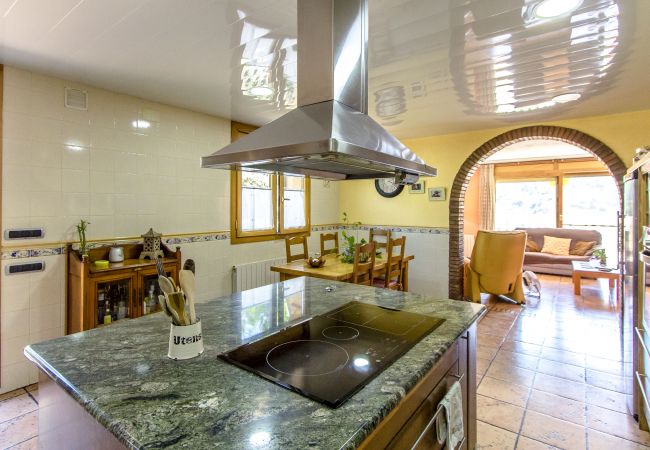 Villa in Torrelles de Llobregat - Spacious, Sublime Villa just 15km to Barcelona!