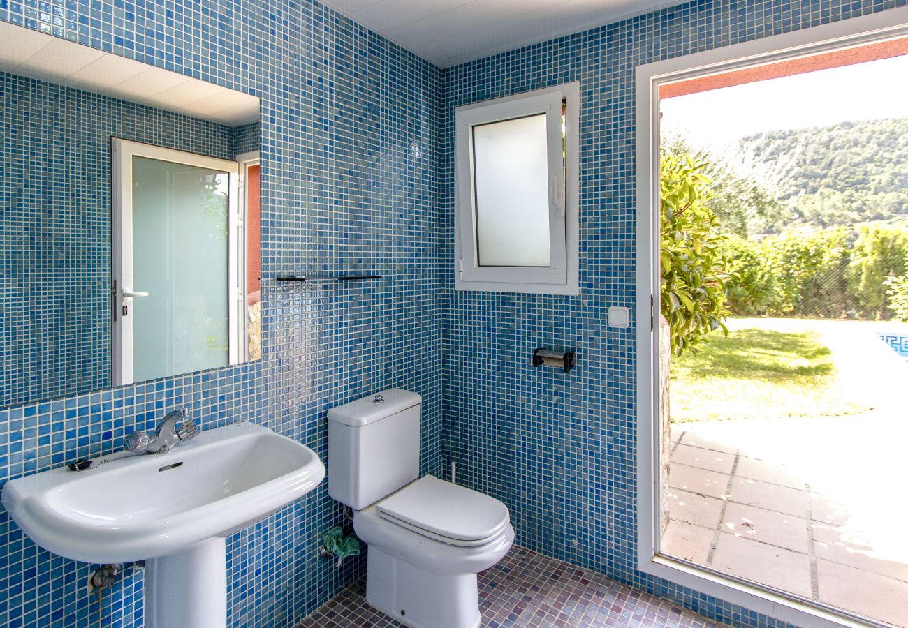 Villa in Torrelles de Llobregat - Spacious, Sublime Villa just 15km to Barcelona!