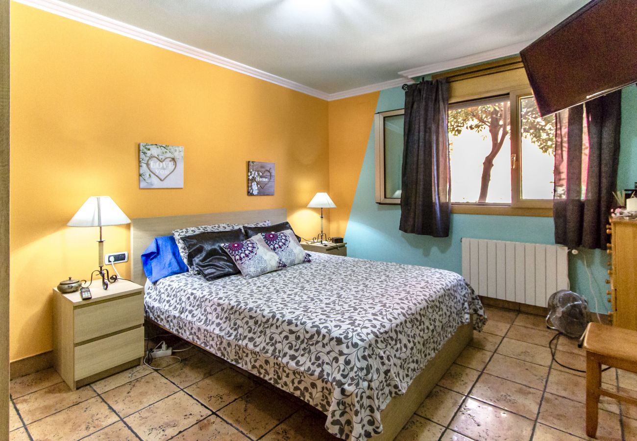 Villa in Torrelles de Llobregat - Spacious, Sublime Villa just 15km to Barcelona!