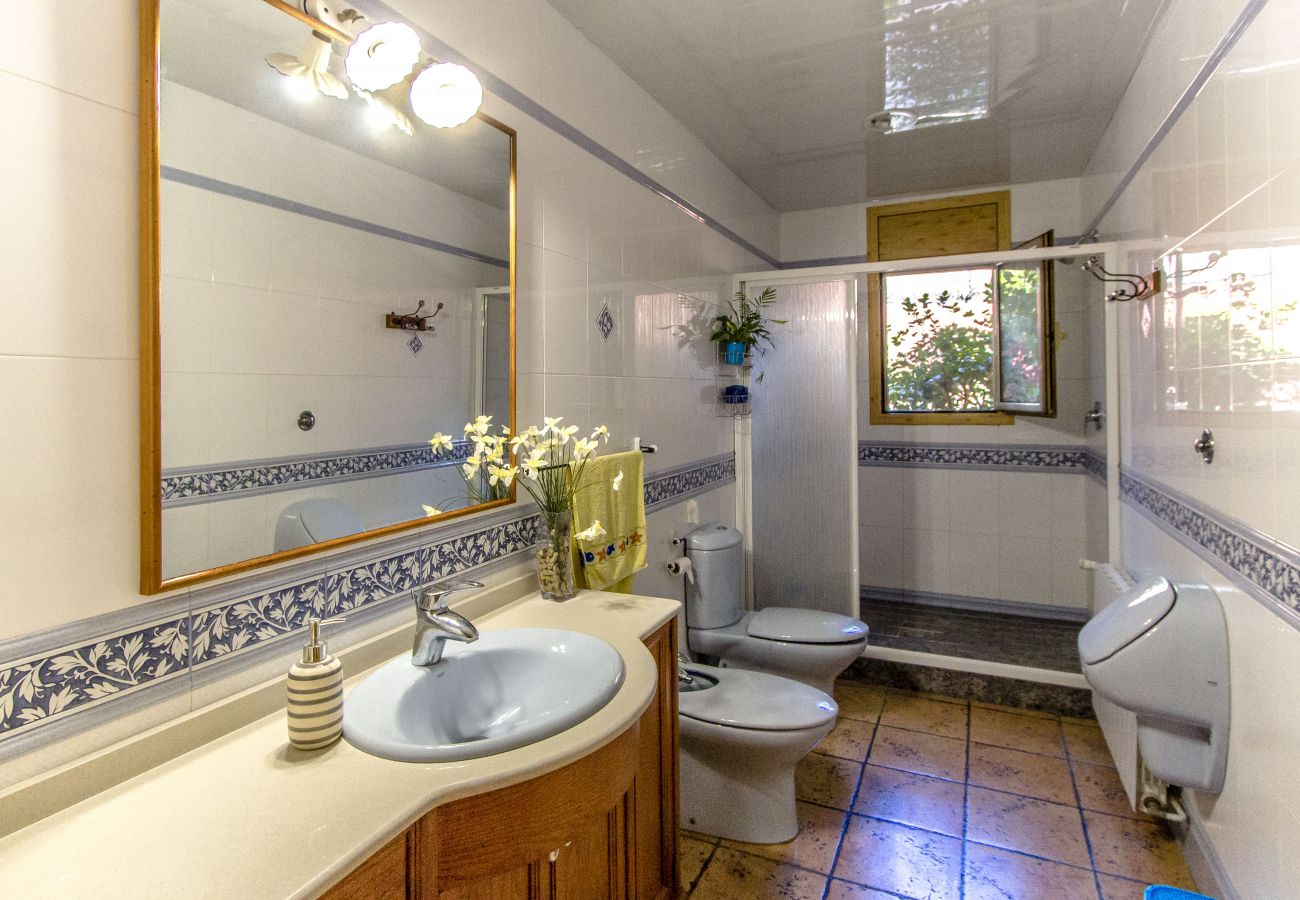 Villa in Torrelles de Llobregat - Spacious, Sublime Villa just 15km to Barcelona!