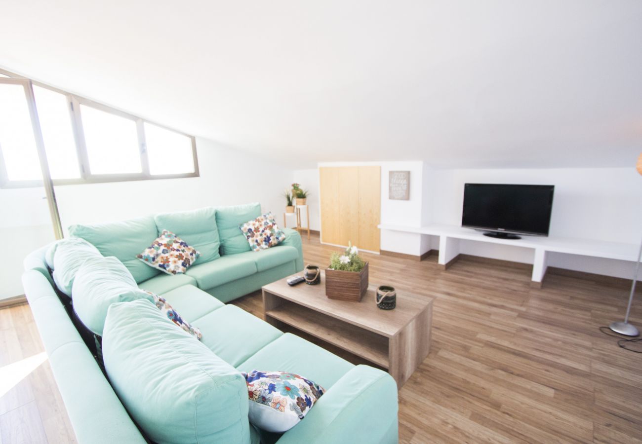 Villa in Sant Feliu de Codines - Lux views and heated pool for 25 pax 35min to BCN