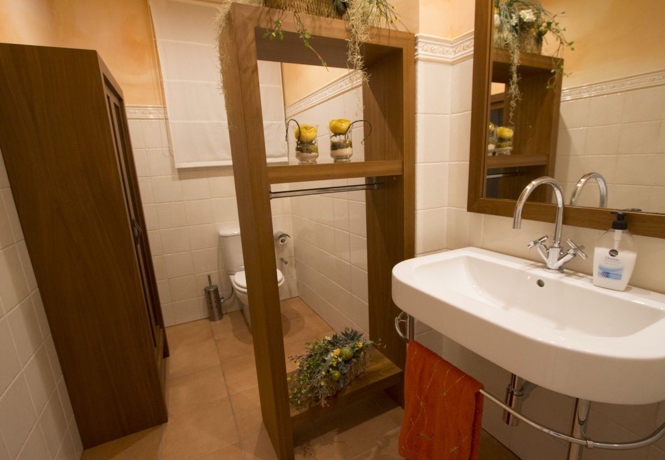 Villa in Sant Feliu de Codines - Lux views and heated pool for 25 pax 35min to BCN