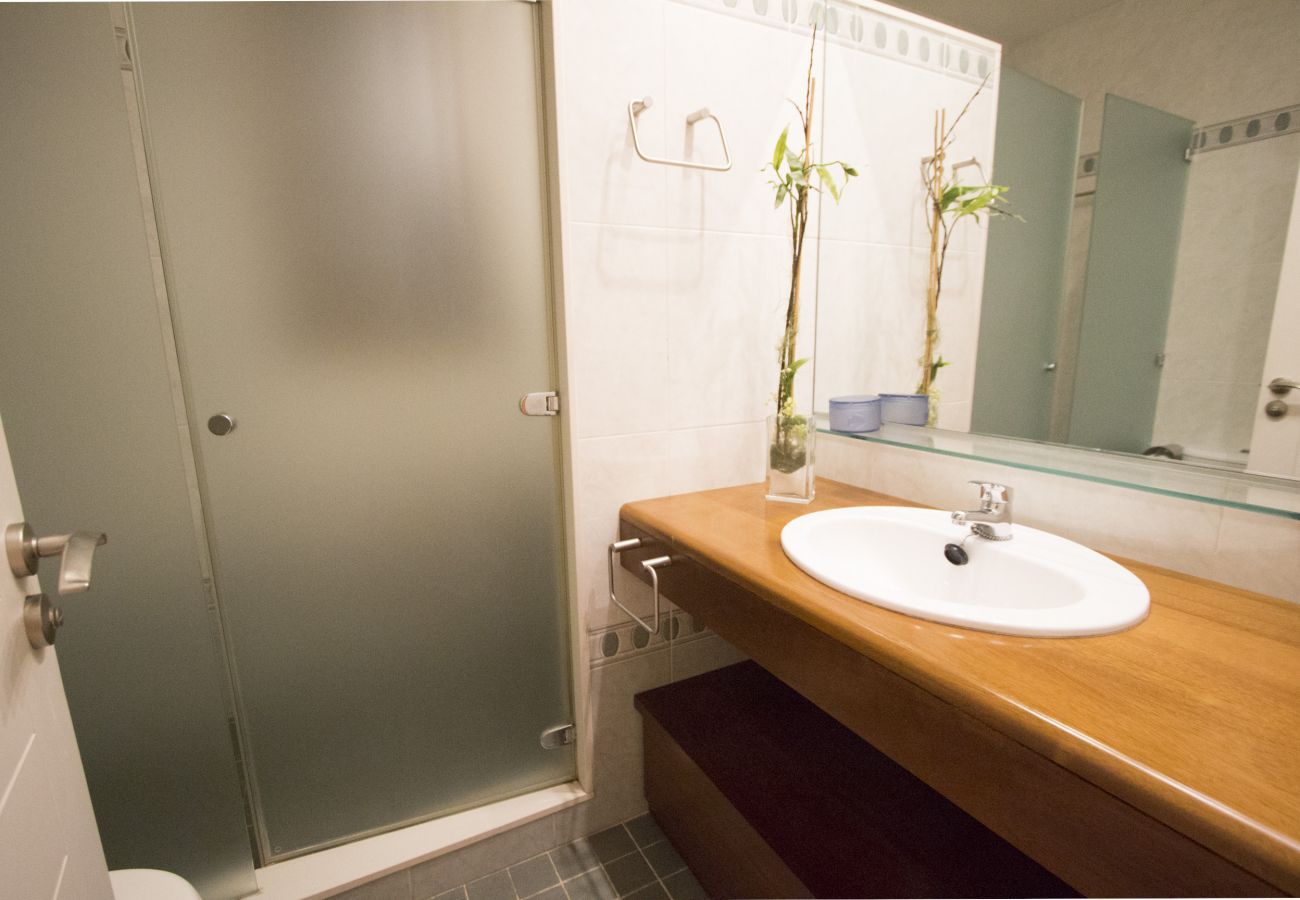 Villa in Sant Feliu de Codines - Lux views and heated pool for 25 pax 35min to BCN