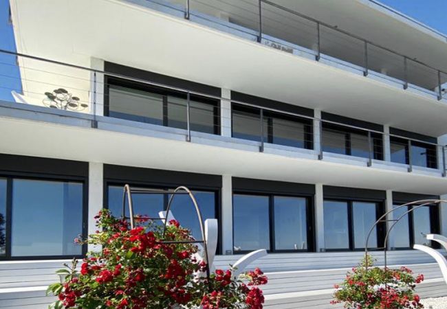Villa in Badalona - Luxury w/ Sea Views 15 min to central Barcelona! Villa in Badalona - Luxury w/ Sea Views 15 min to central Barcelona!