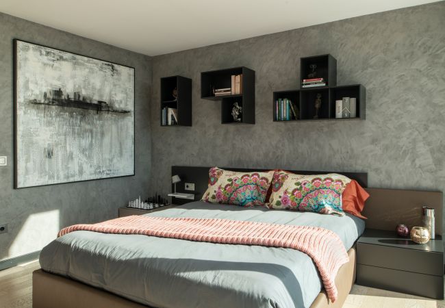 Villa in Badalona - Luxury w/ Sea Views 15 min to central Barcelona! Villa in Badalona - Luxury w/ Sea Views 15 min to central Barcelona!