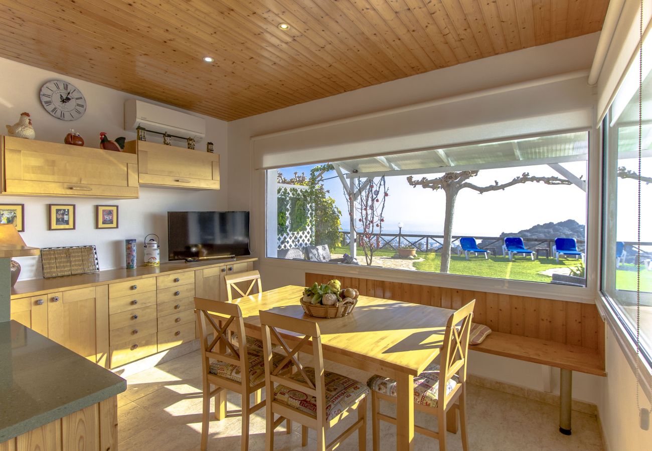 Villa in Malgrat de Mar - Stunning sea views – just 2km to town and beach!