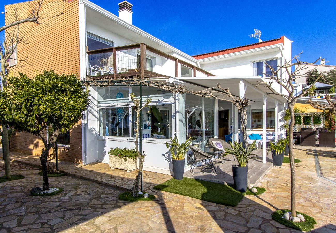 Villa in Malgrat de Mar - Stunning sea views – just 2km to town and beach!