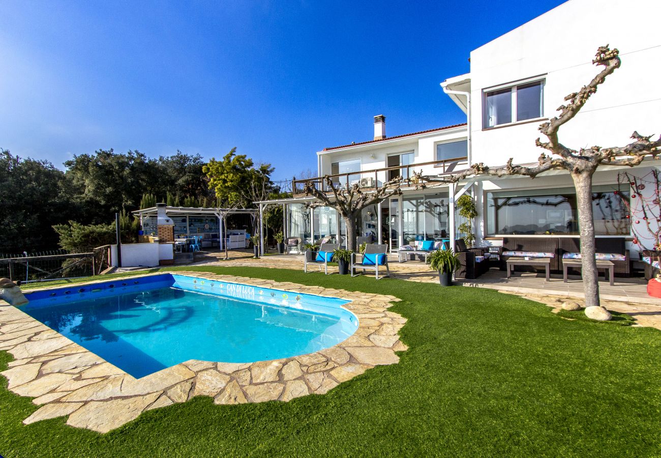 Villa in Malgrat de Mar - Stunning sea views – just 2km to town and beach!