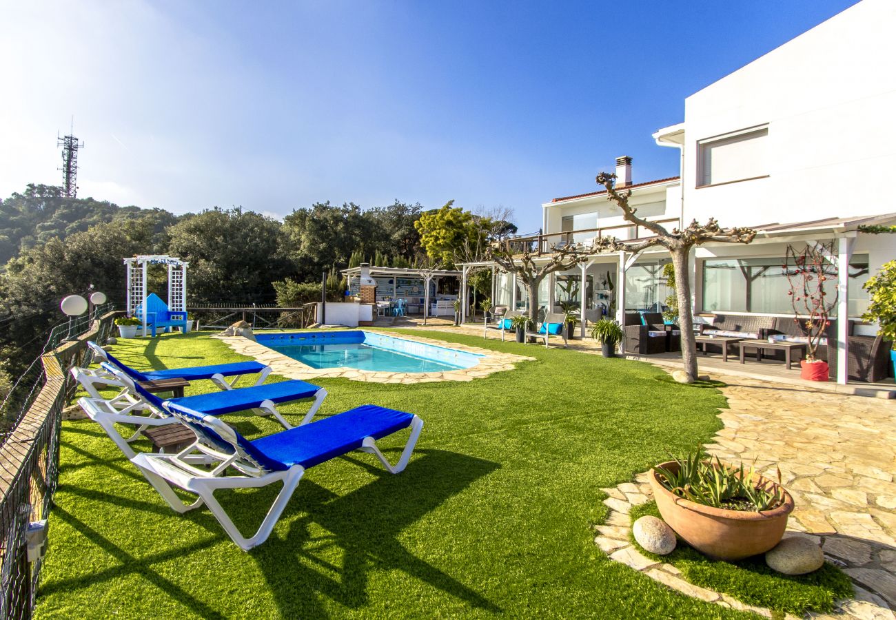 Villa in Malgrat de Mar - Stunning sea views – just 2km to town and beach!