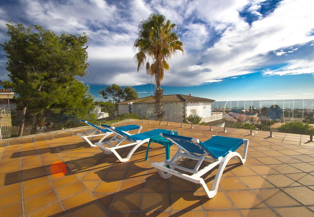 Villa in Calafell - Sea views, walk to beach + guest/teen/MIL suite!