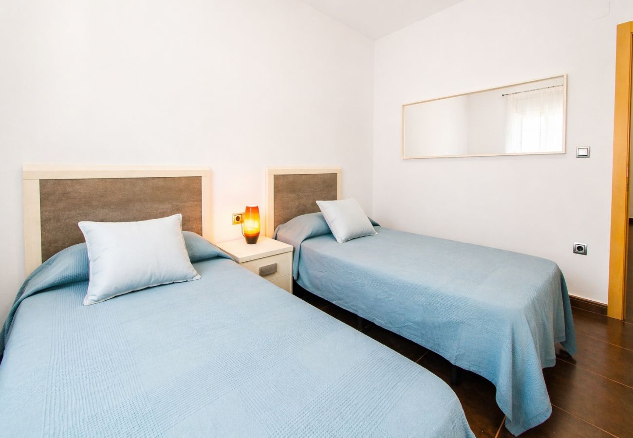 Villa in Calafell - Sea views, walk to beach + guest/teen/MIL suite!