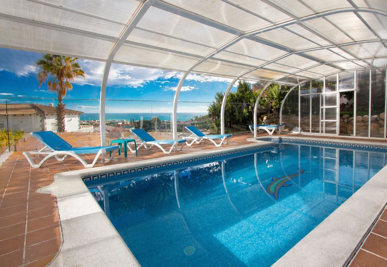 Villa in Calafell - Sea views, walk to beach + guest/teen/MIL suite!
