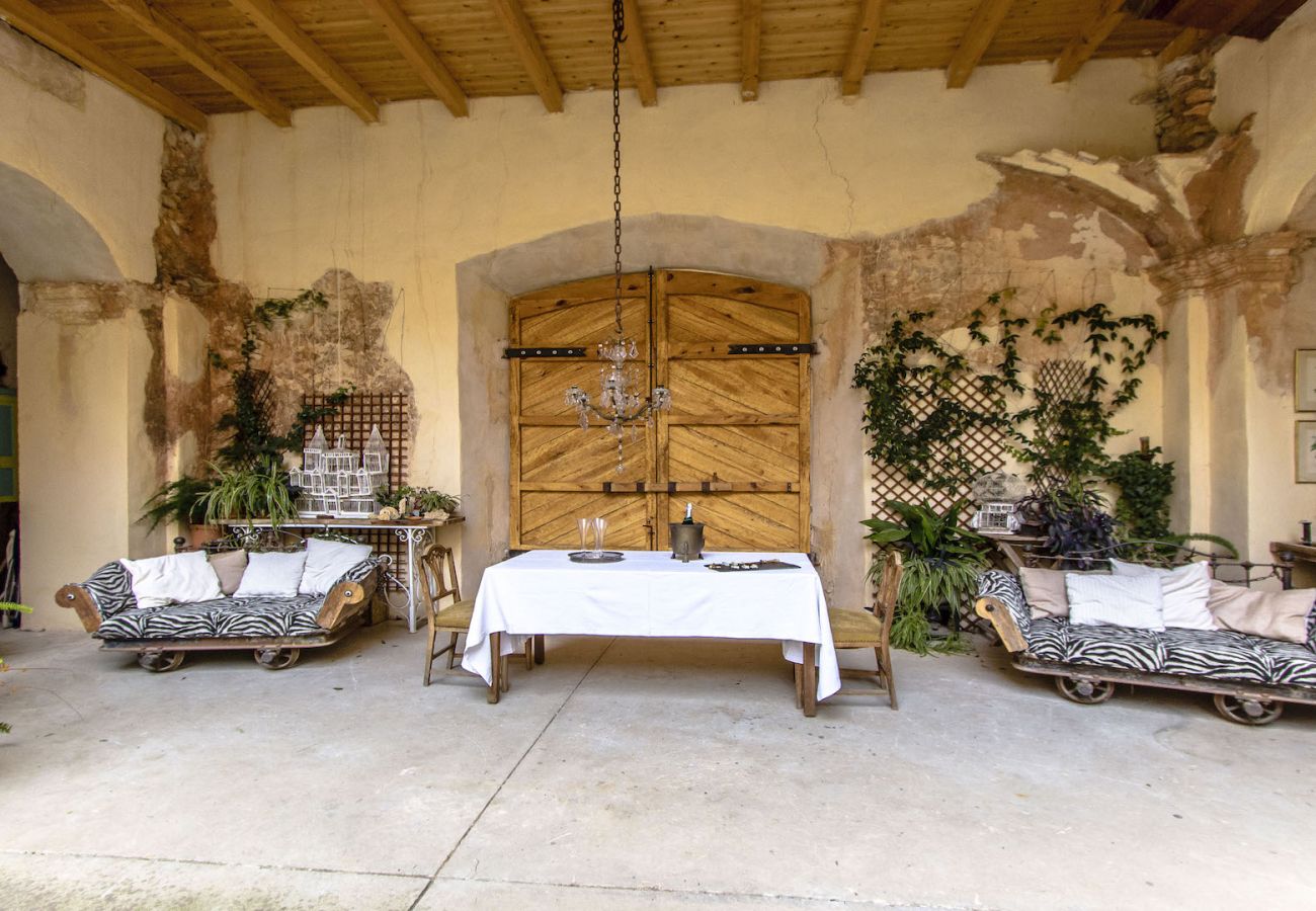 Villa in Vila-Rodona - Breathtaking 18th Century Converted Convent!