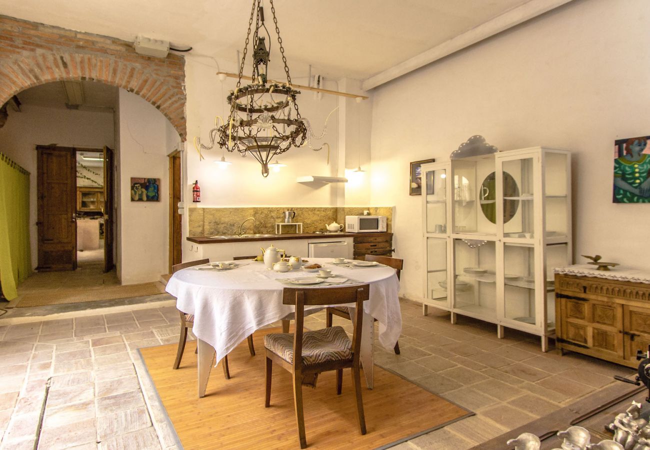 Villa in Vila-Rodona - Breathtaking 18th Century Converted Convent!