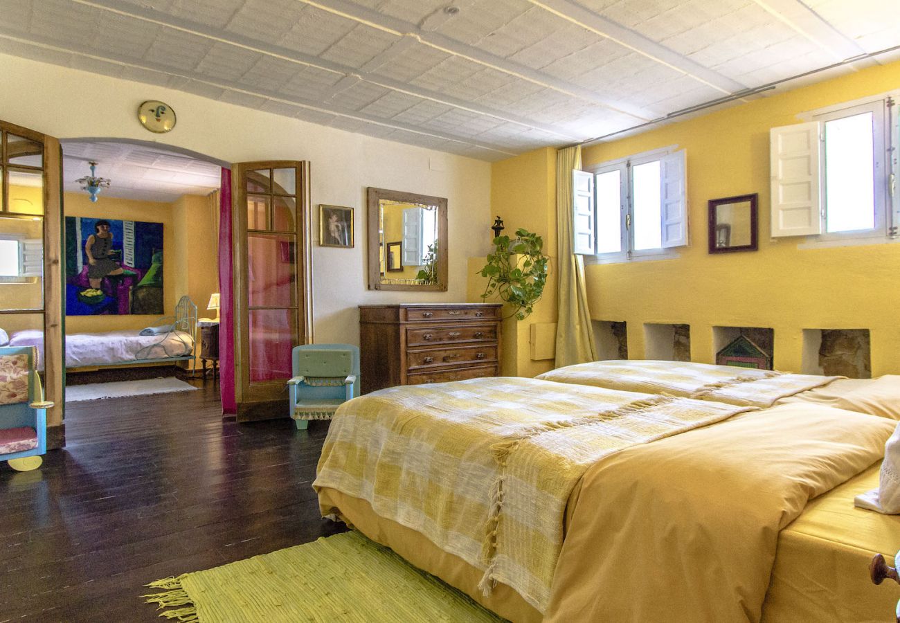 Villa in Vila-Rodona - Breathtaking 18th Century Converted Convent!