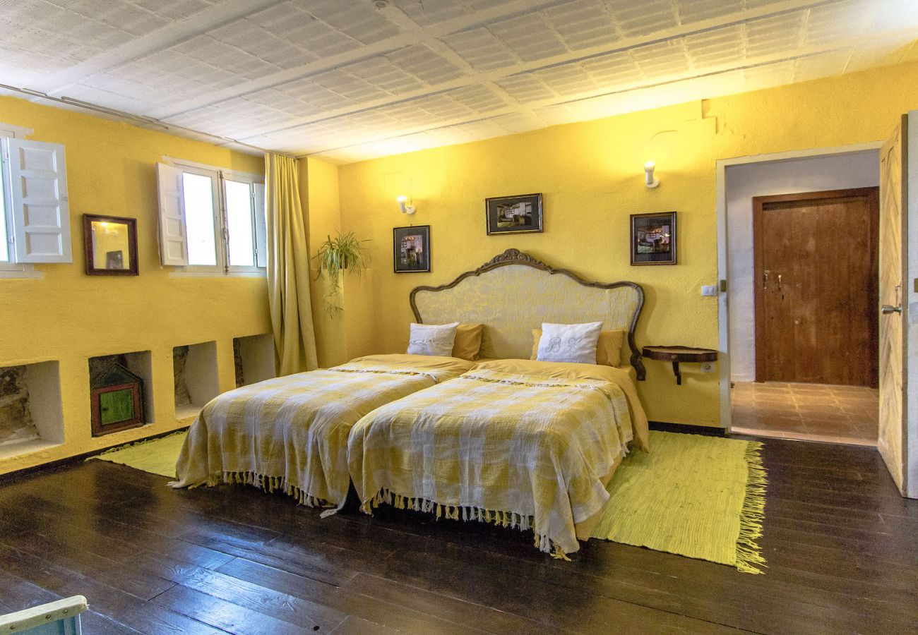 Villa in Vila-Rodona - Breathtaking 18th Century Converted Convent!