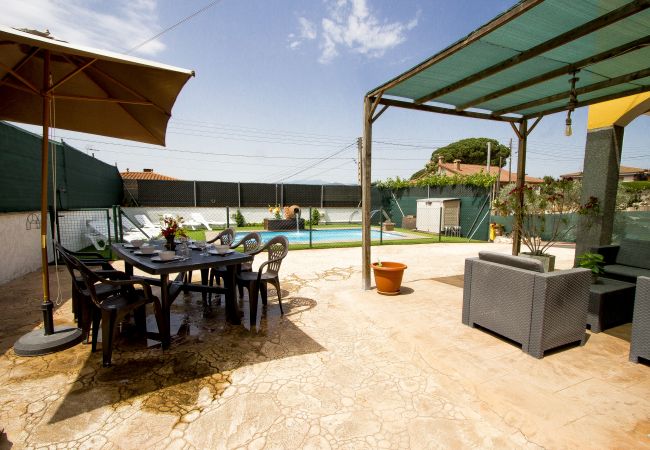 Villa in Sils - Private pool with access to BCN and Costa Brava!