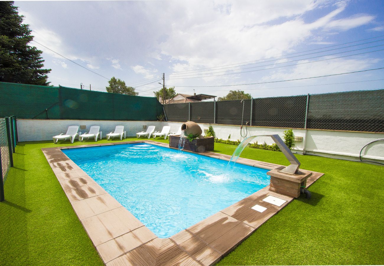 Villa in Sils - Private pool with access to BCN and Costa Brava!
