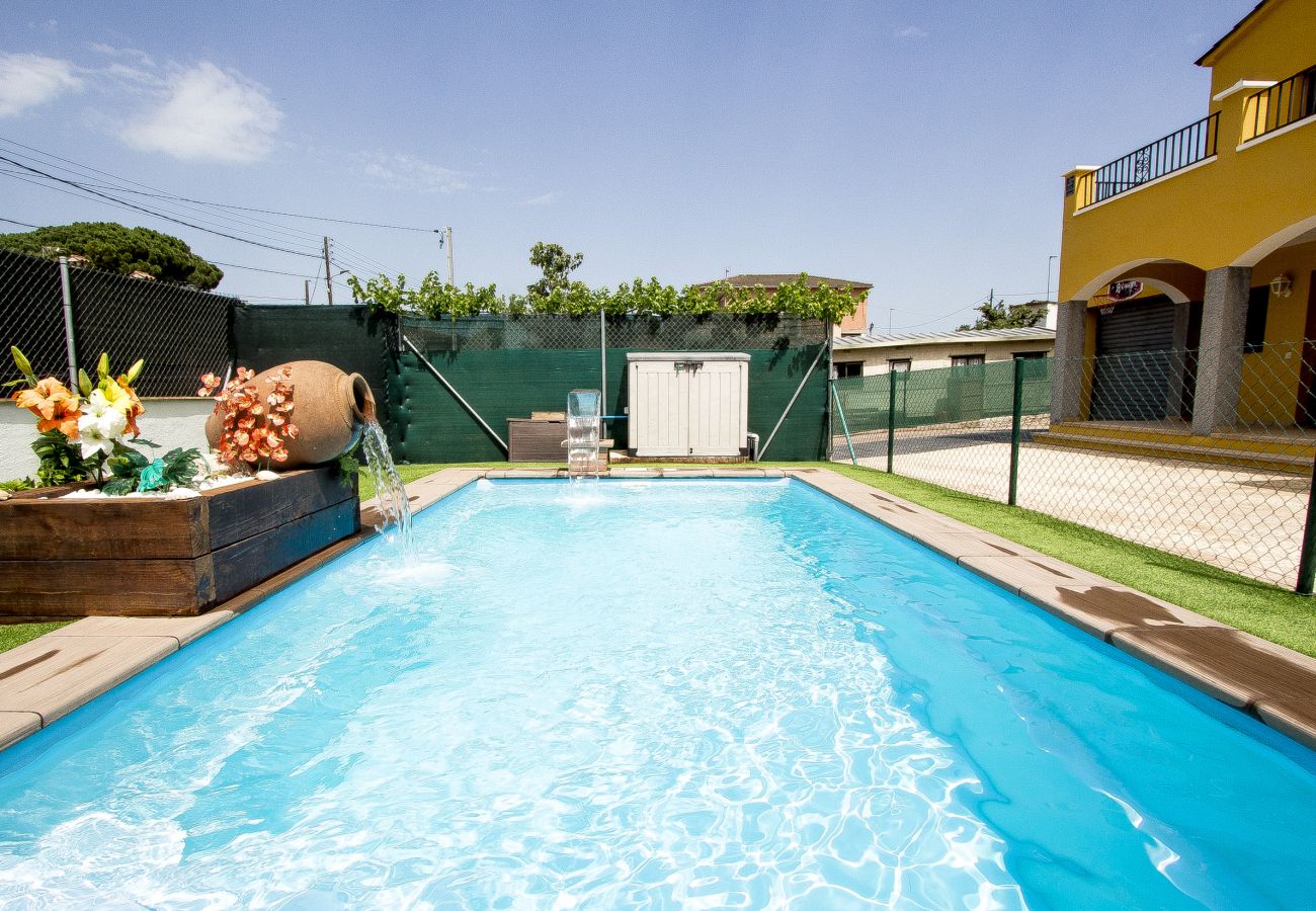 Villa in Sils - Private pool & easy access to BCN & Costa Brava!