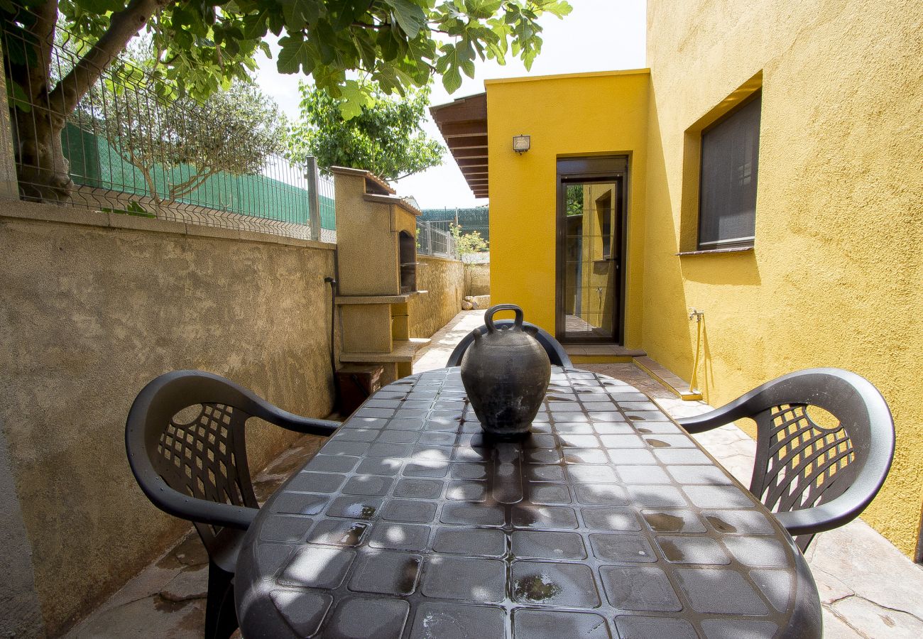 Villa in Sils - Private pool & easy access to BCN & Costa Brava!