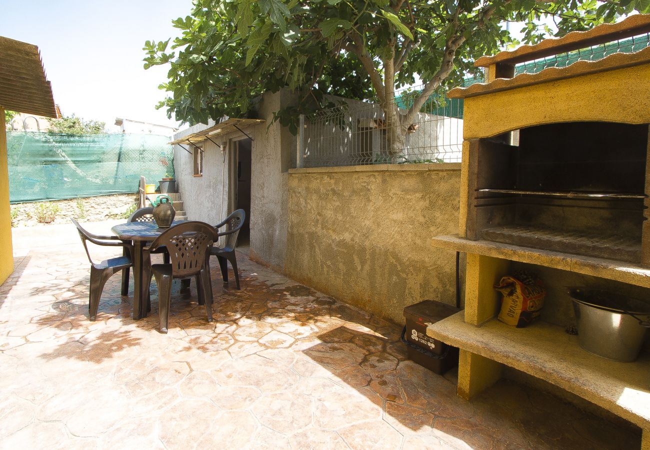 Villa in Sils - Private pool & easy access to BCN & Costa Brava!