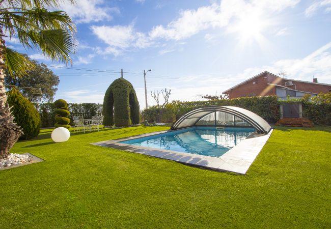 Villa/Dettached house in Piera - A Cozy Catalan hideaway just 30min from Sitges!