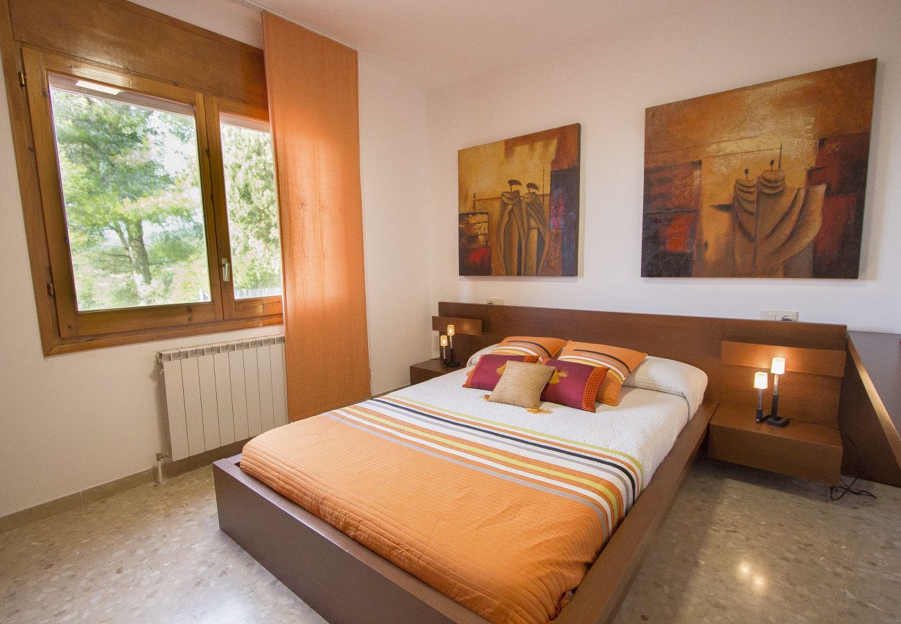 Villa in Piera - A Cozy Catalan hideaway just 30min from Sitges!