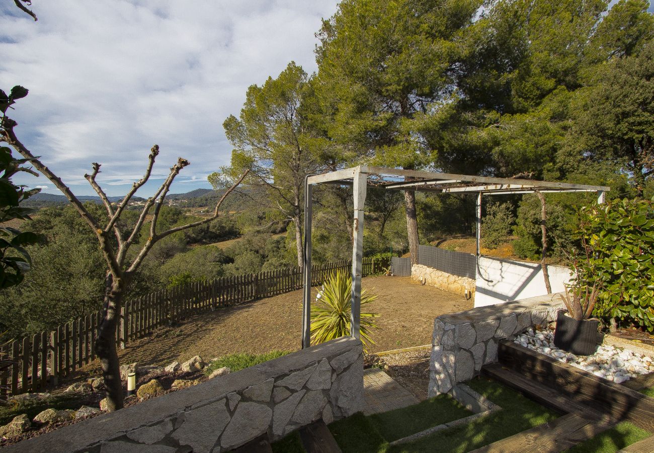 Villa in Piera - A Cozy Catalan hideaway just 30min from Sitges!