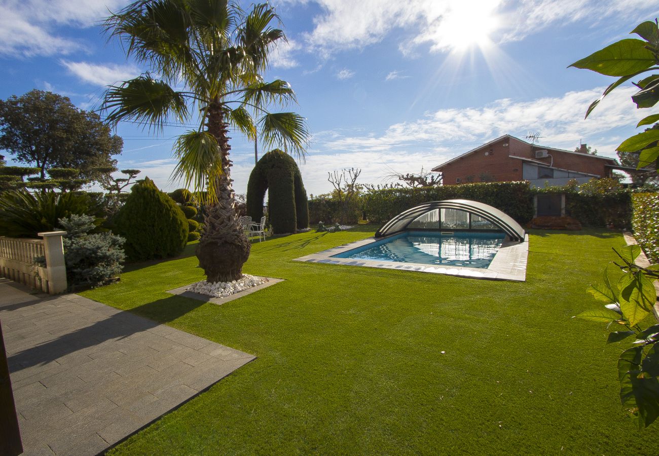 Villa in Piera - A Cozy Catalan hideaway just 30min from Sitges!