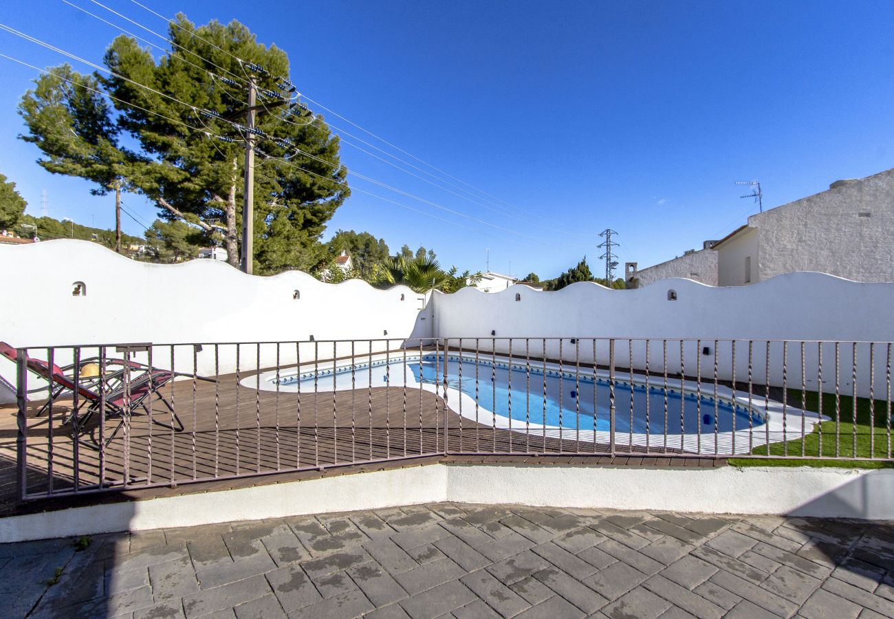 Villa in Cunit - Fab Fun - beach, forest and village center 1km