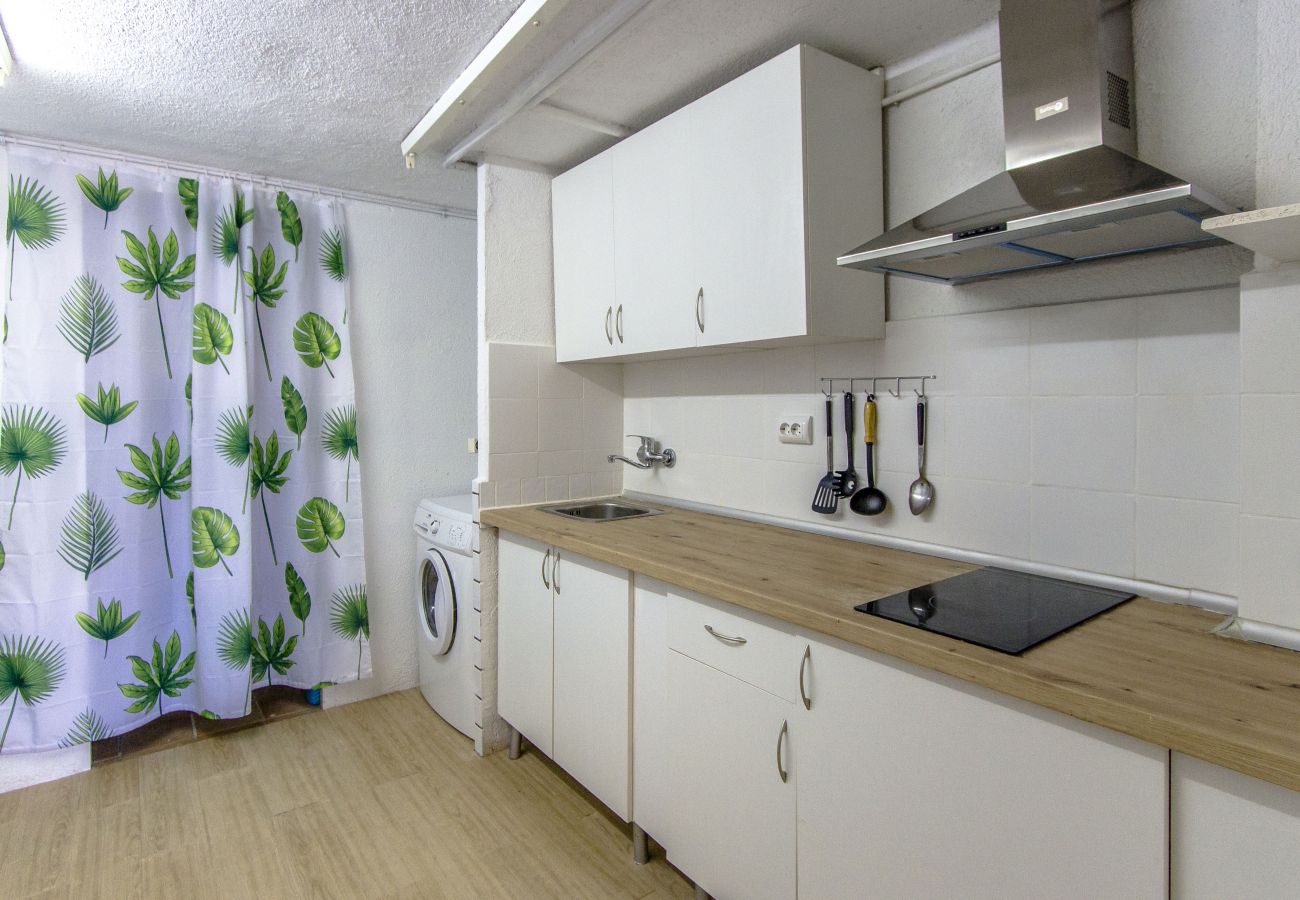 Villa in Cunit - Fab Fun - beach, forest and village center 1km