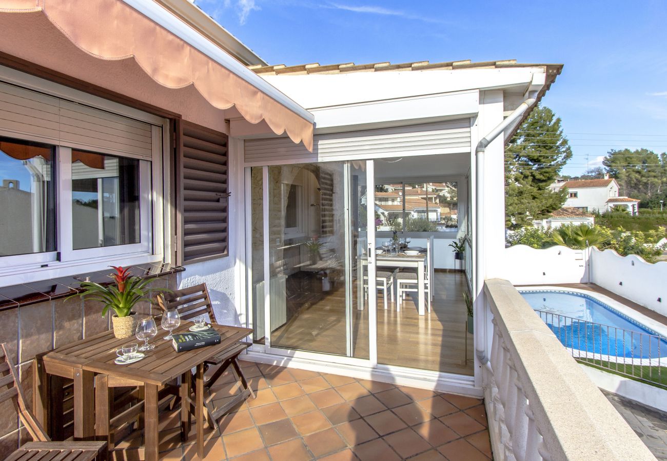 Villa in Cunit - Fab Fun - beach, forest and village center 1km