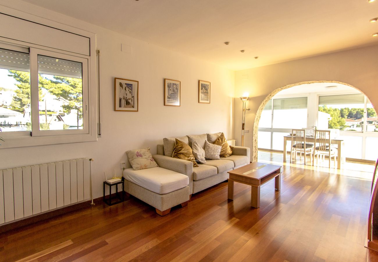 Villa in Cunit - Fab Fun - beach, forest and village center 1km