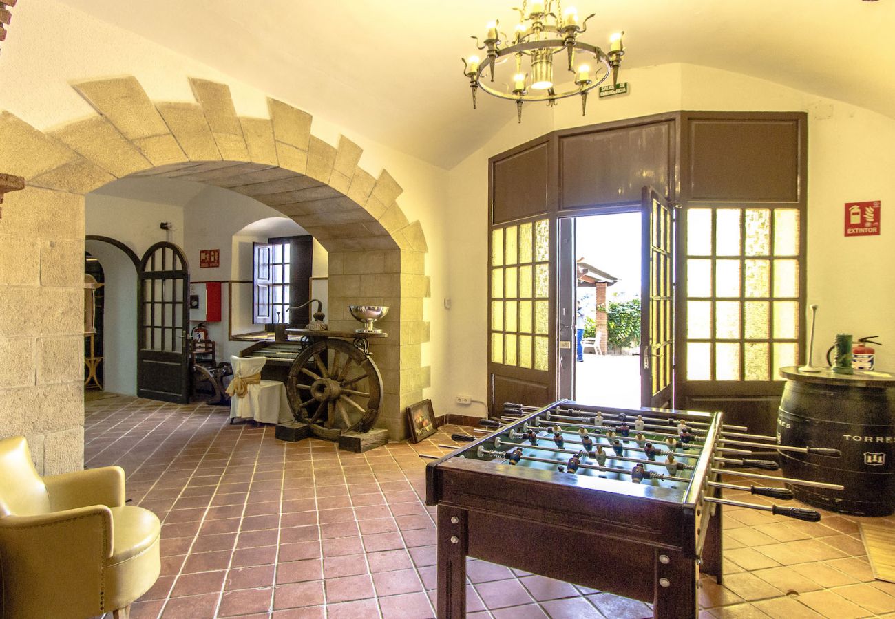 Villa in Bigues i Riells - Your own private hotel 30 min to BCN for 25 guests