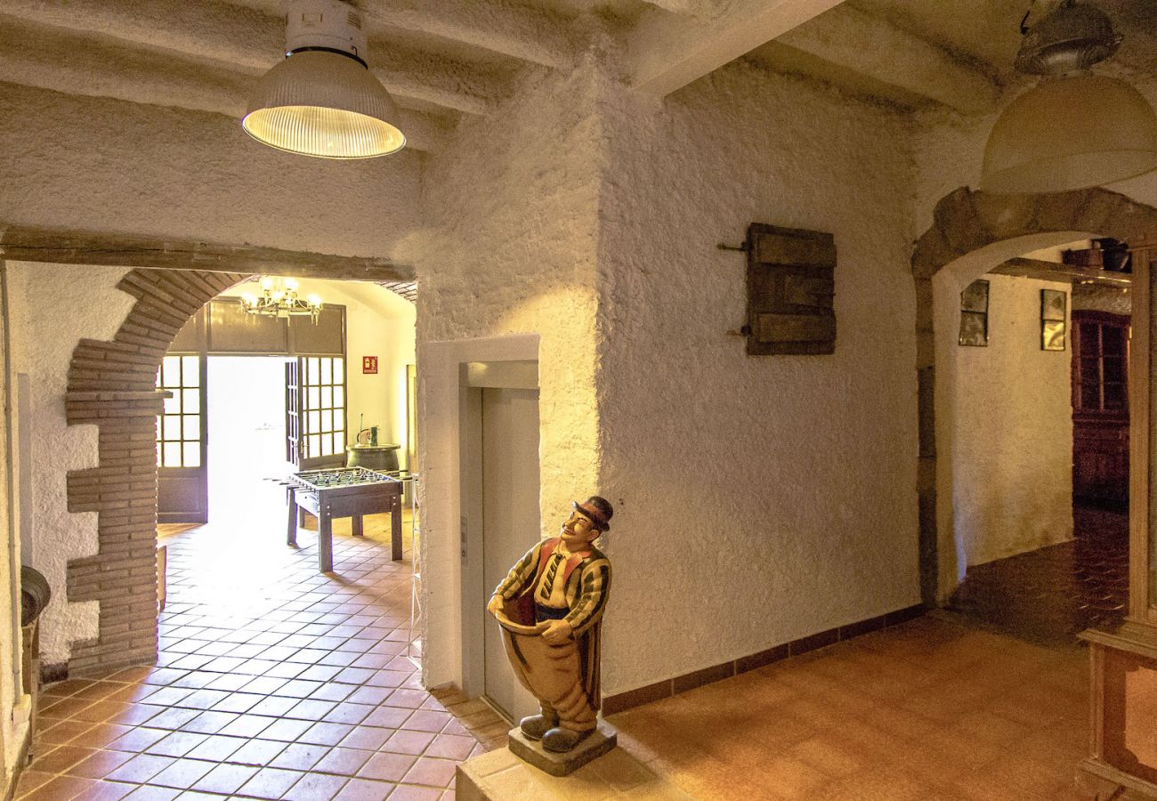 Villa in Bigues i Riells - Your own private hotel 30 min to BCN for 25 guests