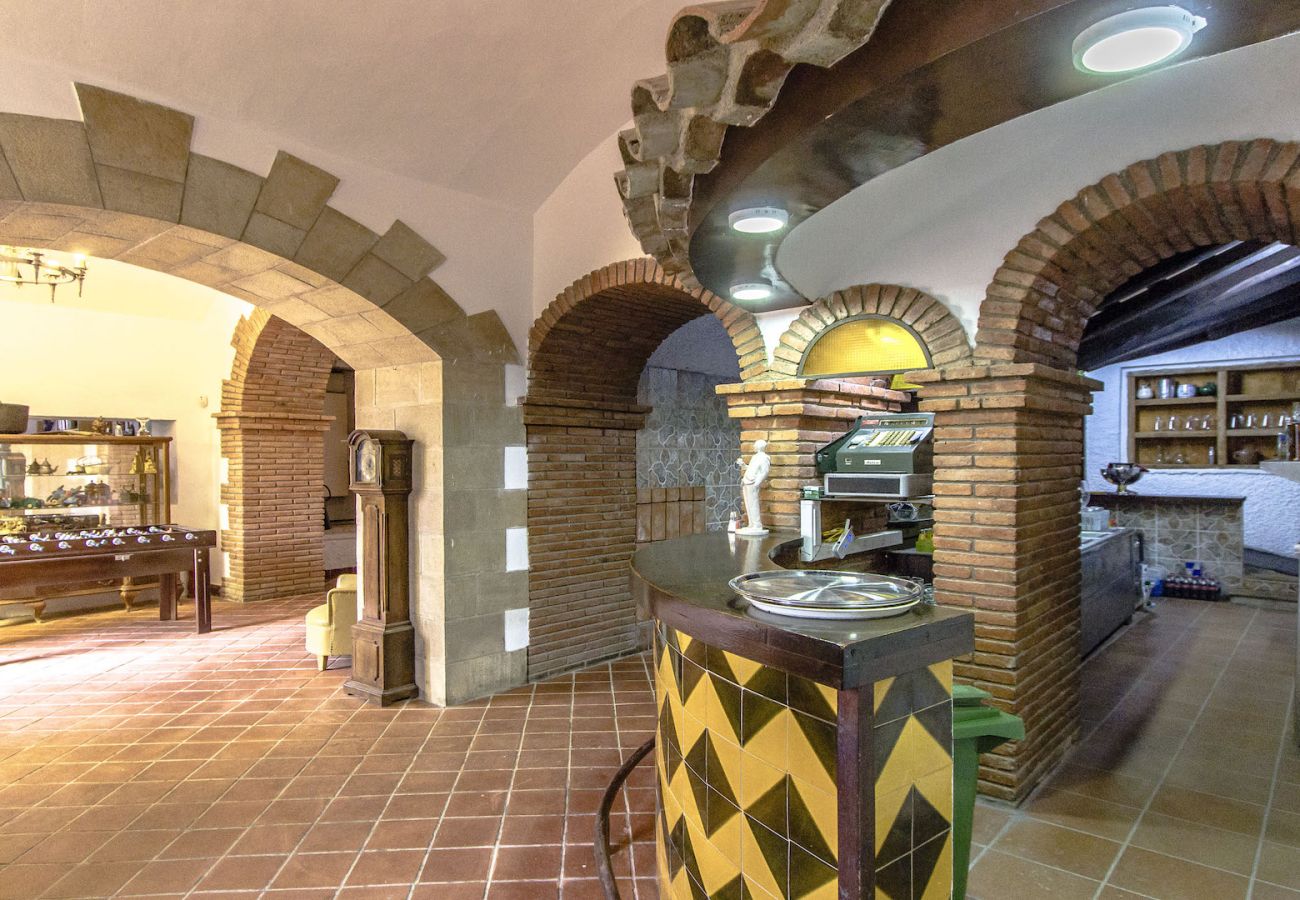 Villa in Bigues i Riells - Your own private hotel 30 min to BCN for 25 guests