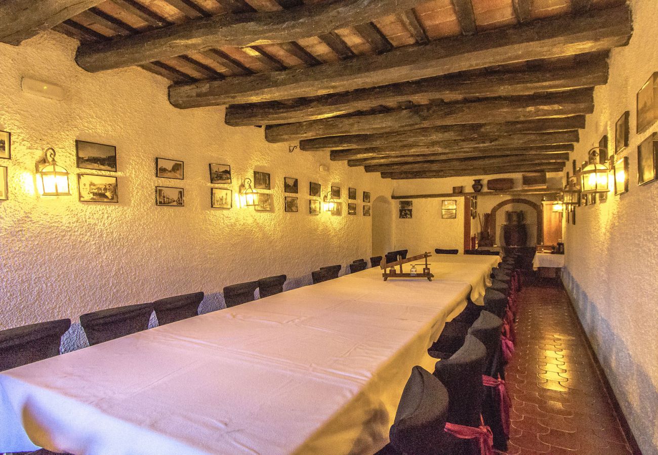 Villa in Bigues i Riells - Your own private hotel 30 min to BCN for 25 guests
