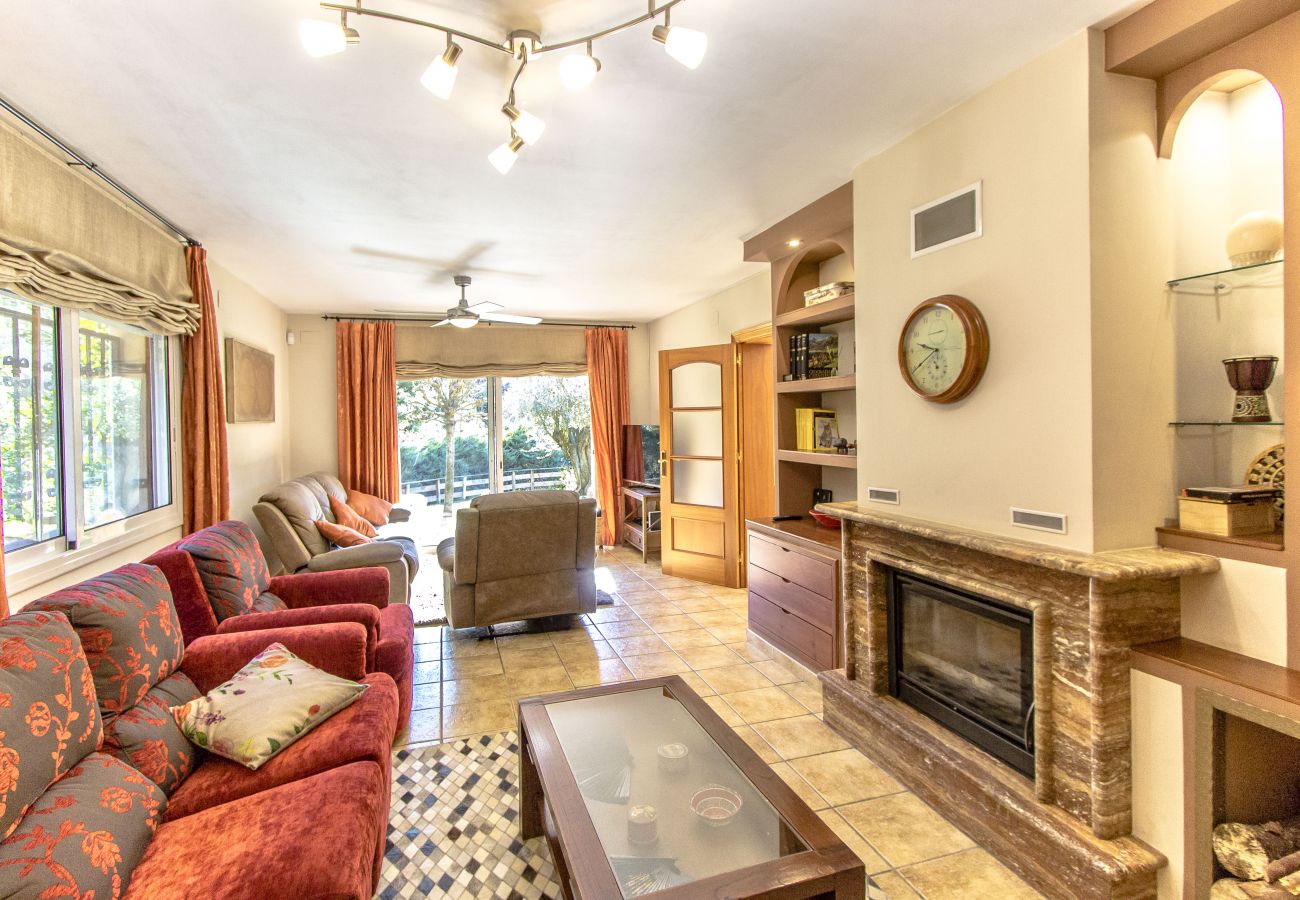 Villa in Sant Celoni -  Mediterranean Sanctuary w/ pool & JACUZZI near BCN