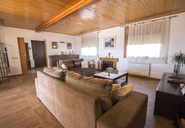 Villa in Sant Pau d’Ordal - Indoor AND outdoor pools, Sauna, Gym, Games Area Villa in Sant Pau d’Ordal - Indoor AND outdoor pools, Sauna, Gym, Games Area