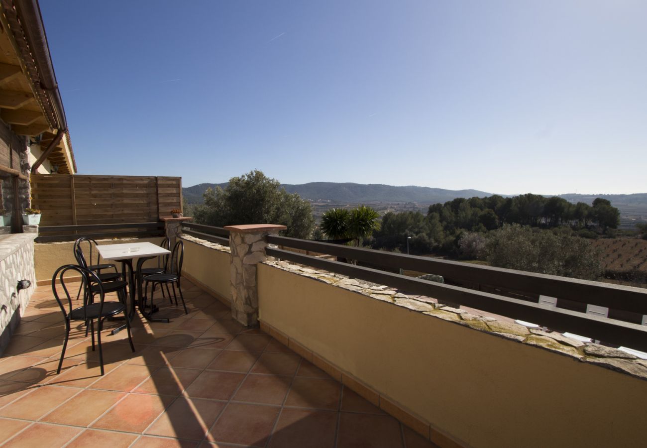 Villa in Sant Pau d’Ordal - Indoor AND outdoor pools, Sauna, Gym, Games Area