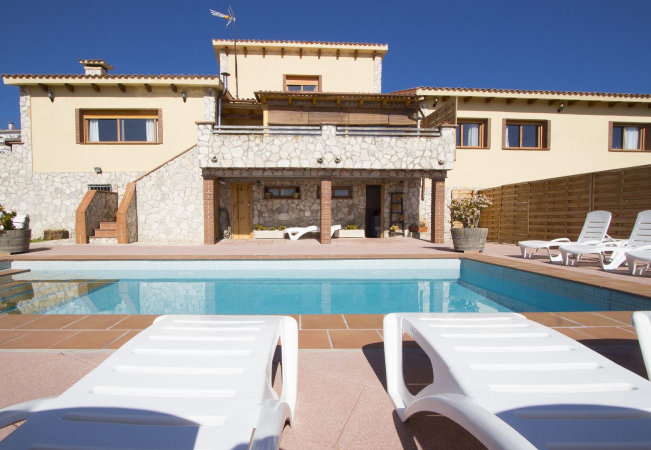 Villa in Sant Pau d’Ordal - Indoor AND outdoor pools, Sauna, Gym, Games Area