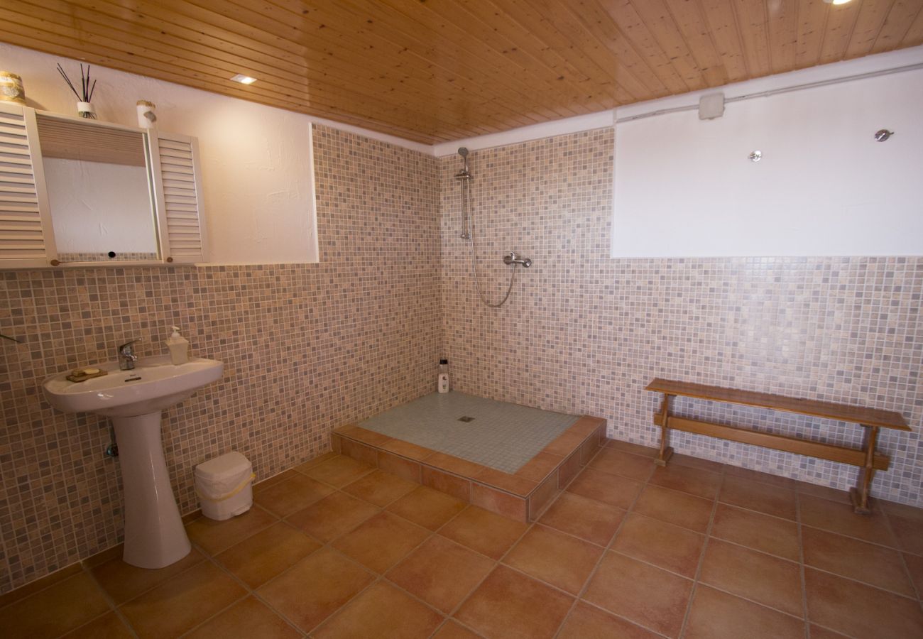 Villa in Sant Pau d’Ordal - Indoor AND outdoor pools, Sauna, Gym, Games Area