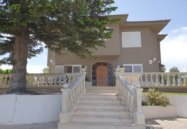 Villa in Alcover - Close to Salou and just steps from the village! Villa in Alcover - Close to Salou and just steps from the village!