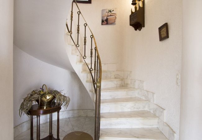 Villa in Alcover - Close to Salou and just steps from the village! Villa in Alcover - Close to Salou and just steps from the village!