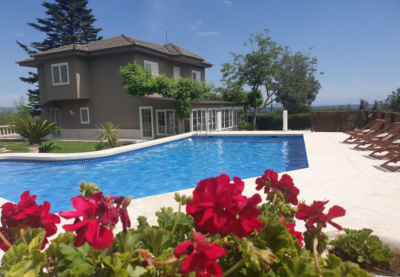 Villa in Alcover - Close to Salou and just steps from the village!